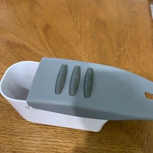 Pampered Chef 1 cup measuring cup.